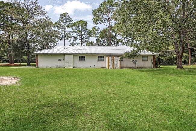 Building Photo - 534 Shrine Club Rd
