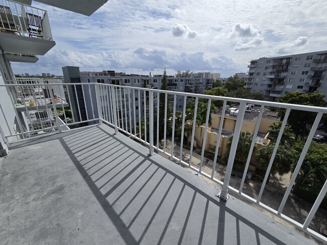 Building Photo - Three Horizons North