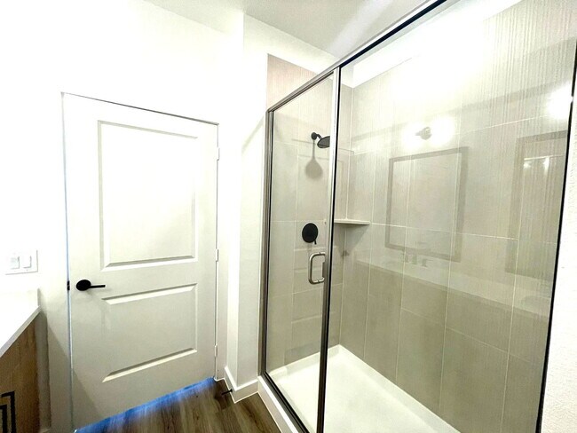 Building Photo - 701 Saginaw Sq Blvd