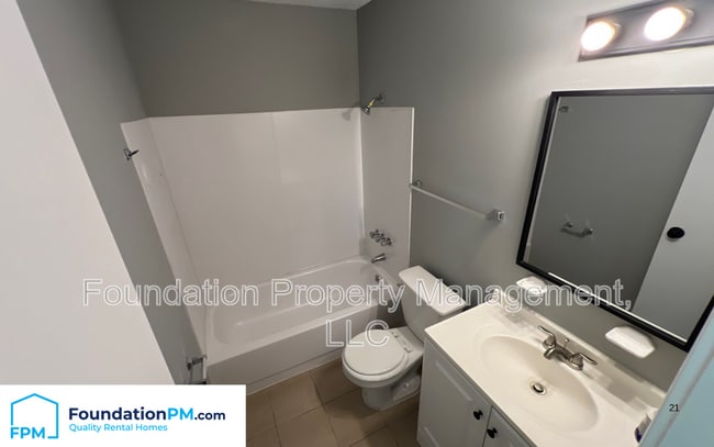 Building Photo - 5138 Chantilly Dr