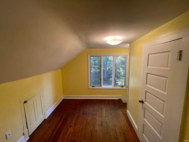 Building Photo - 2625 S Smith Rd