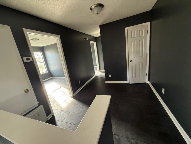 Building Photo - 3939 Lipscomb Dr