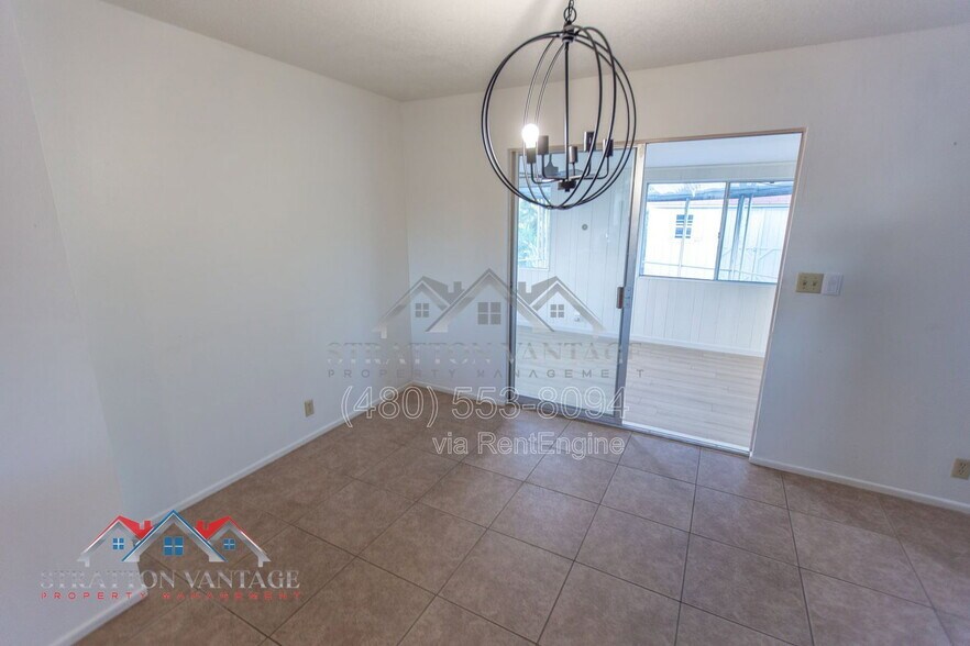 Building Photo - 5706 E Des Moines St