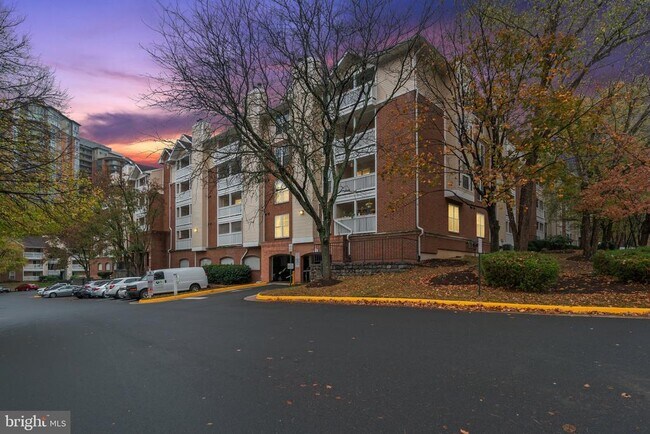 Building Photo - 1504 Lincoln Way