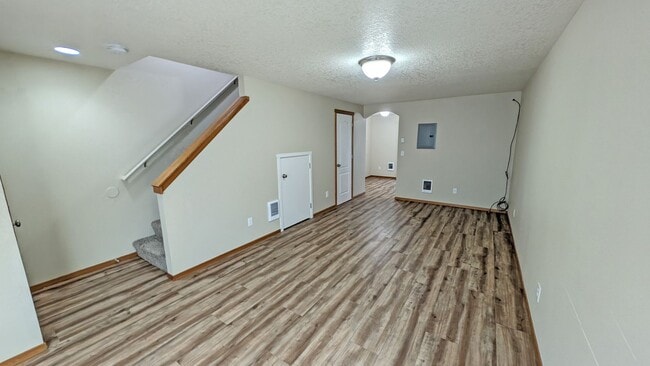 Building Photo - Wonderful townhouse in Forest Grove