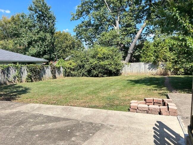 Building Photo - 1129 Meridian Dr