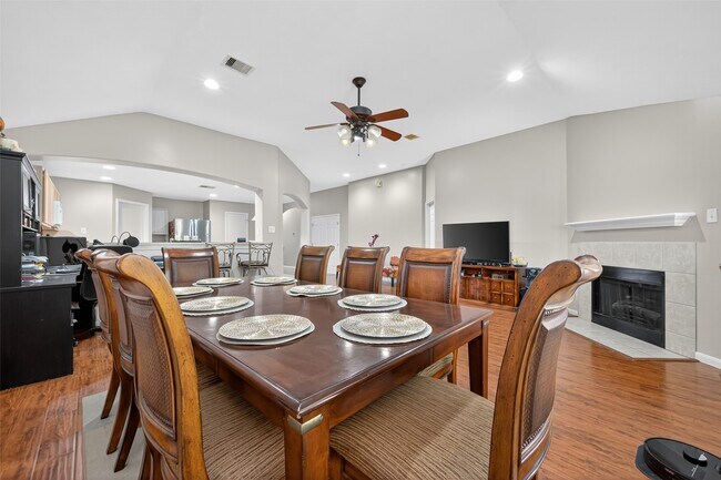 Building Photo - 21539 Olympic Forest Dr