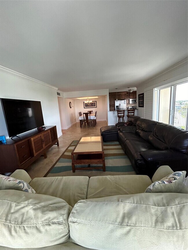 Building Photo - 1200 Hibiscus Ave