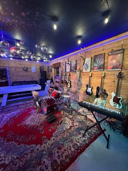 Building Photo - 7223 Ferry Rd