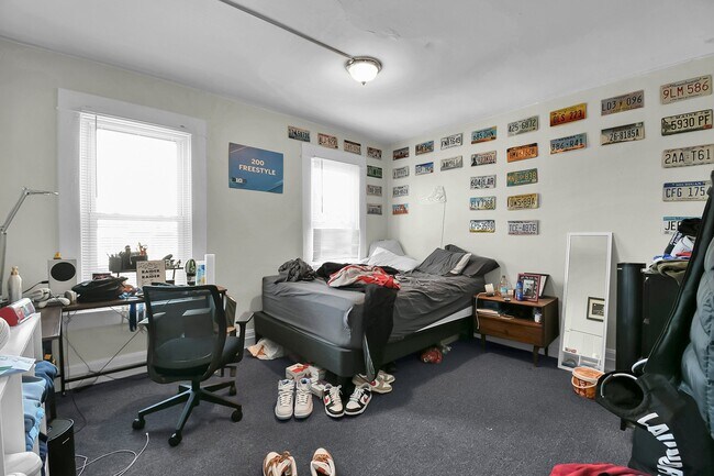 Building Photo - 1508 Summit St