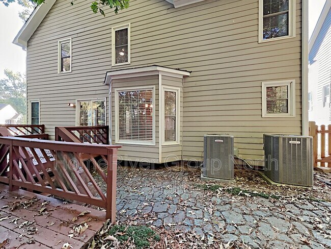 Building Photo - 9210 Pebble Creek Way