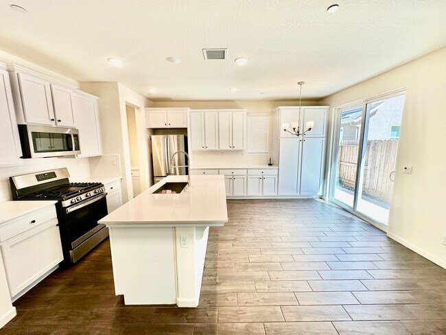 Building Photo - 6319 E Riesling Dr