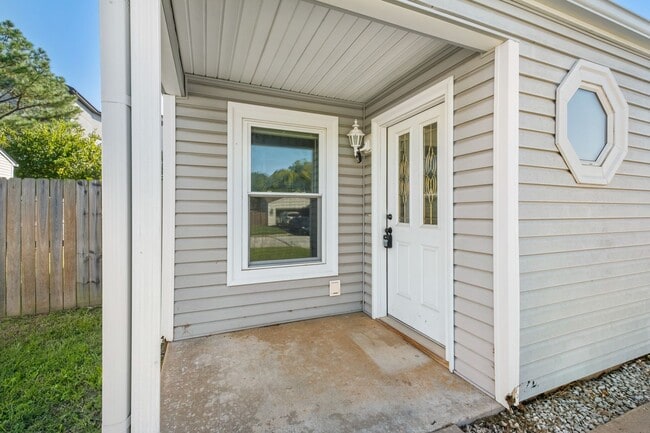Building Photo - Great Location - 3/2 close to Downtown Bentonville!