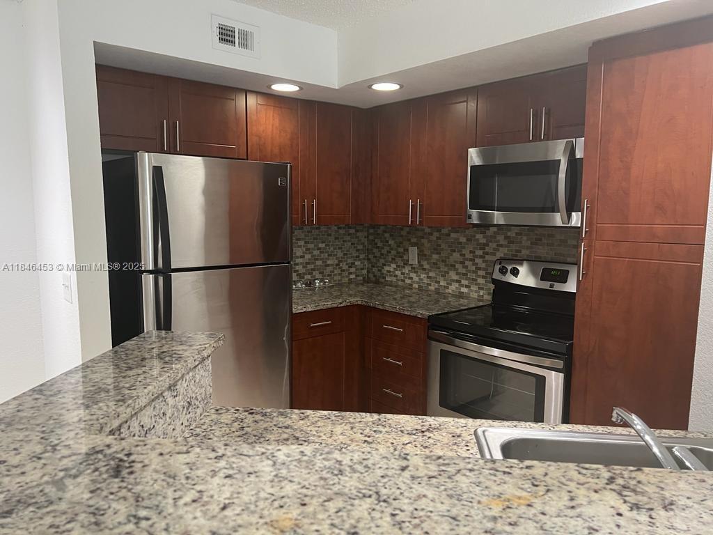 Building Photo - 13060 Vista Isles Dr