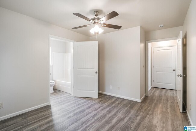 Building Photo - 316 Creek Run Cir