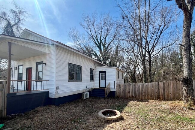 Building Photo - 1140 Sunset Hill Rd