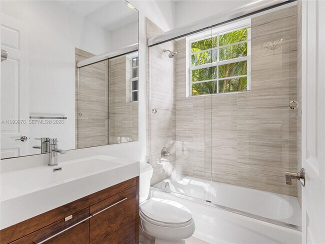 Building Photo - 11339 NW 71st St