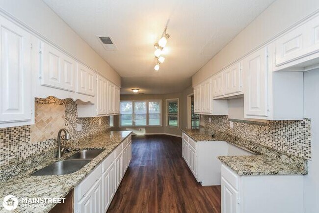 Building Photo - 8254 TULIP ROSE DR, Memphis, TN 38125