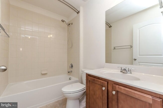 Building Photo - 172 Drexel Ct