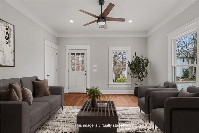 Building Photo - 202 Lansdowne Ave