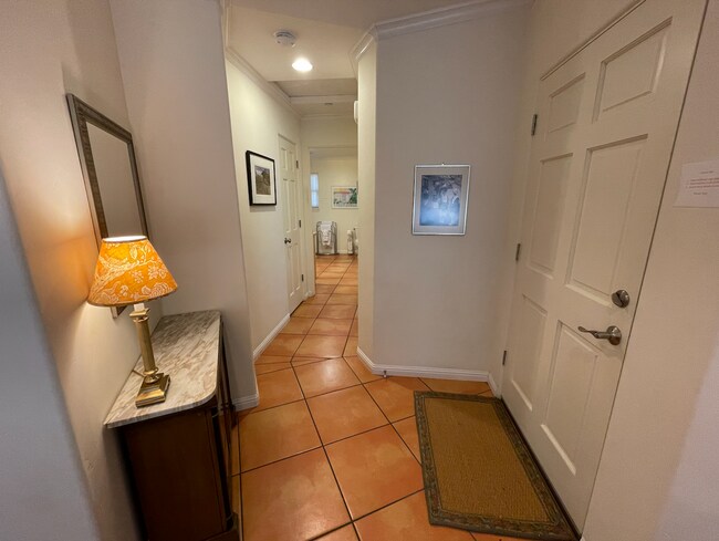 Building Photo - Beautiful Mediterranean 2-Bedroom House in...