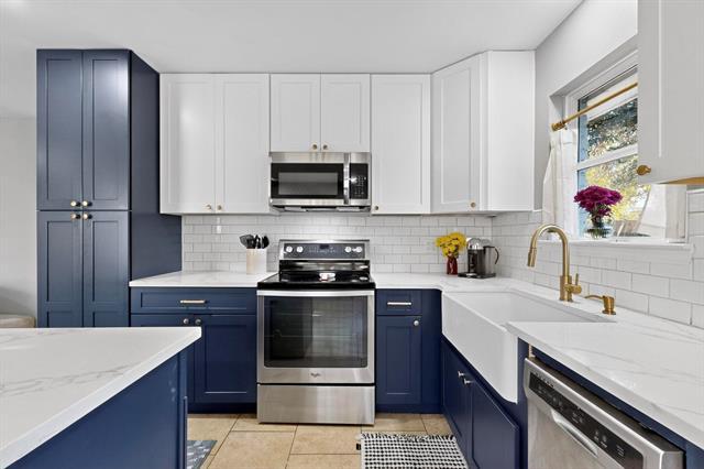 Building Photo - 10018 Olmos Dr