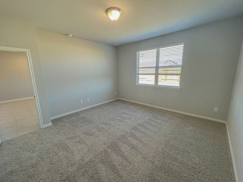 Building Photo - 465 Unforgiven Ln