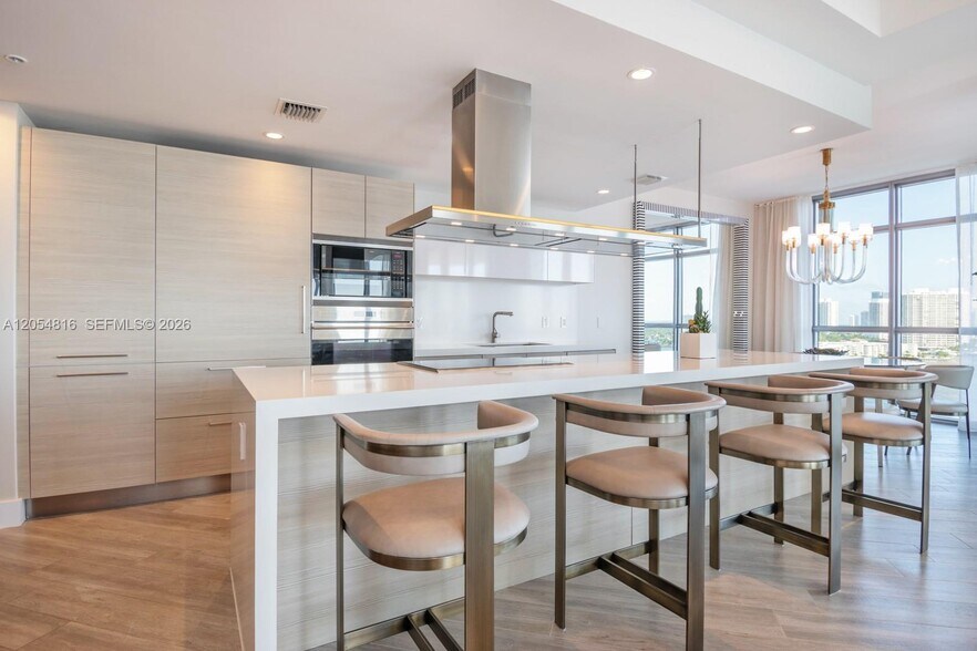 Building Photo - 17301 Biscayne Blvd