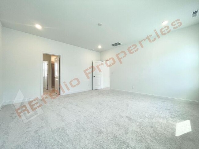 Building Photo - Beautiful Brand New 4 Bedroom, 3 Bathroom ...