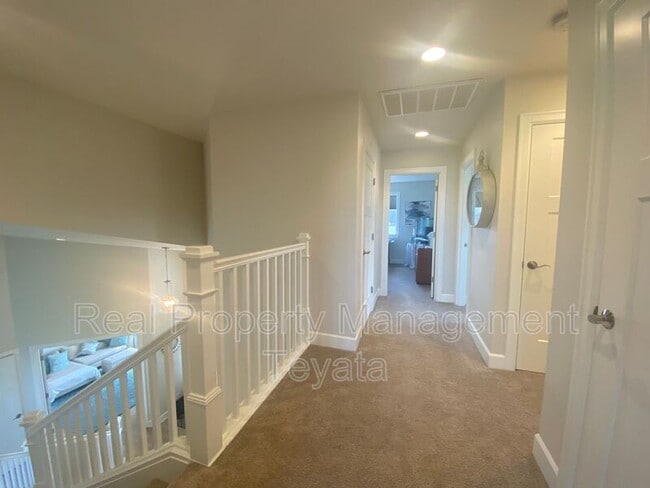 Building Photo - 810 Sisters Ct