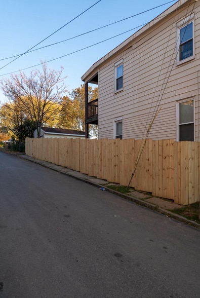 Building Photo - 26 Allen St