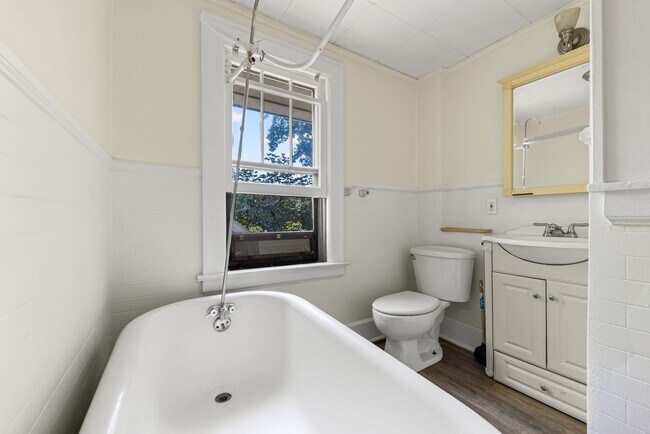 Building Photo - Classic Goodyear Heights Colonial — Hardwo...
