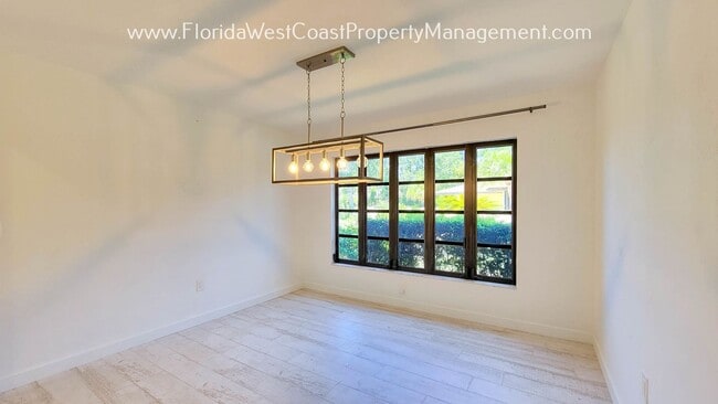 Building Photo - 5428 Beneva Woods Way