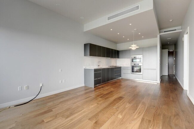 Building Photo - 210 Lavaca St