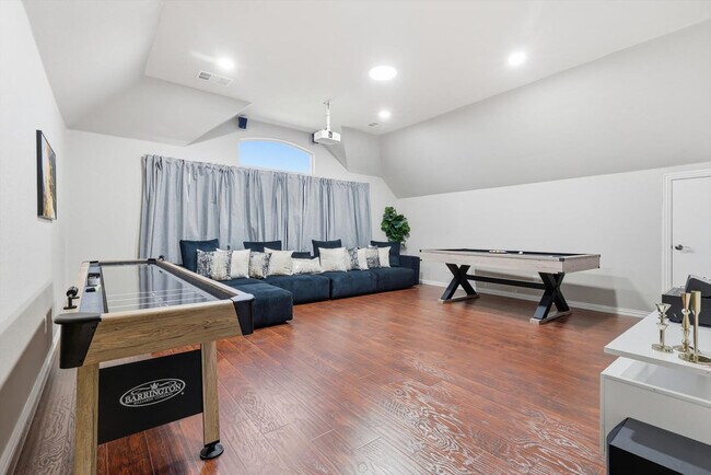 Building Photo - 4843 Golfside Dr