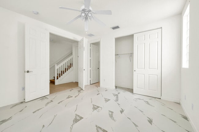 Building Photo - 810 Marina Del Ray Ln