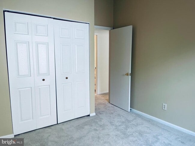 Building Photo - 32 Fendall Ave