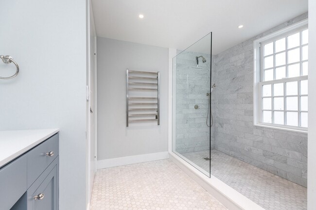 Building Photo - 12 S Kent Rd