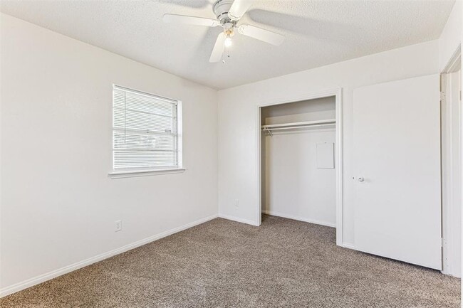 Building Photo - 1405 SW 77th Terrace