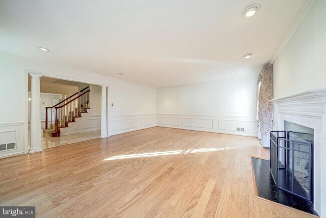 Building Photo - 6209 Stoneham Ln