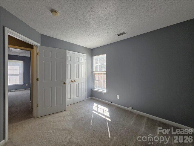 Building Photo - 8417 Appledale Dr