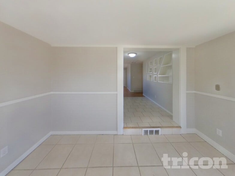 Building Photo - 915 S Tyler Ave