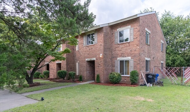 Building Photo - MOVE IN READY 3 Bedroom