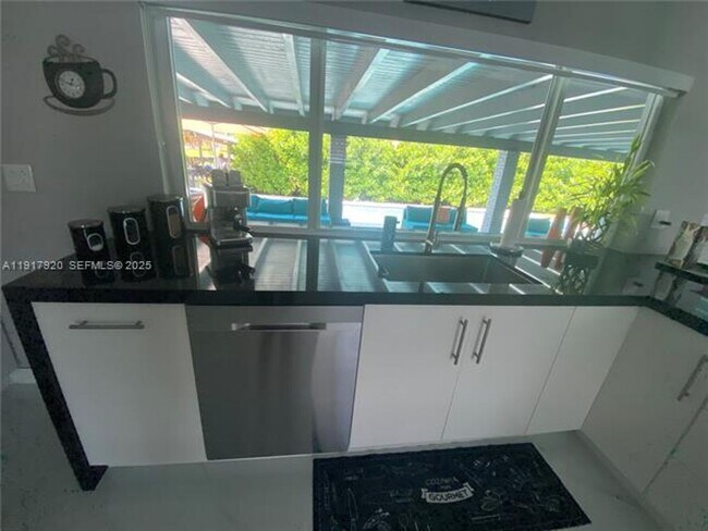 Building Photo - 7010 SW 144th Pl