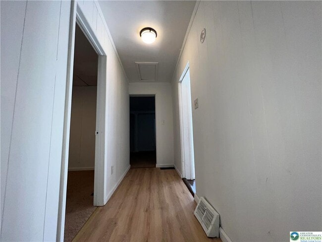 Building Photo - 313 Main St