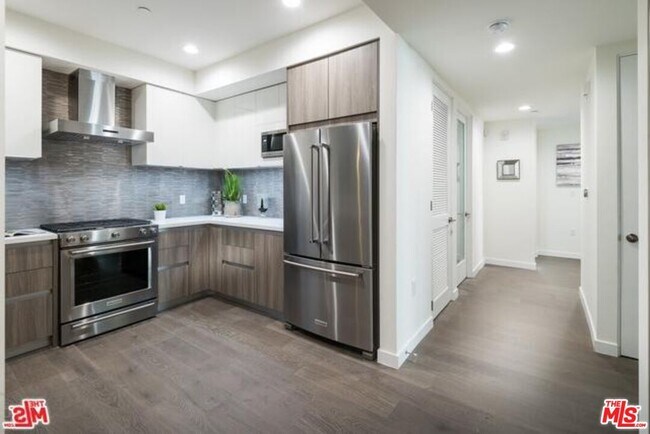 Building Photo - 12045 Guerin St