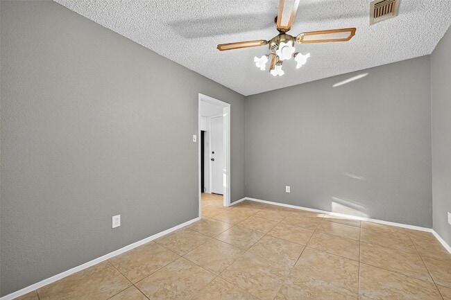 Building Photo - 16355 Sierra Grande Dr