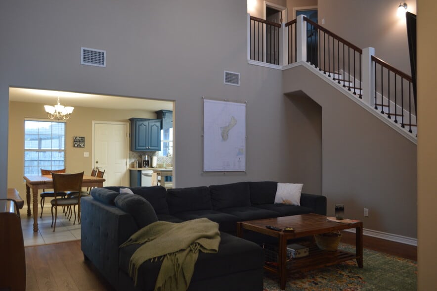 Building Photo - 1603 Margaret Ln