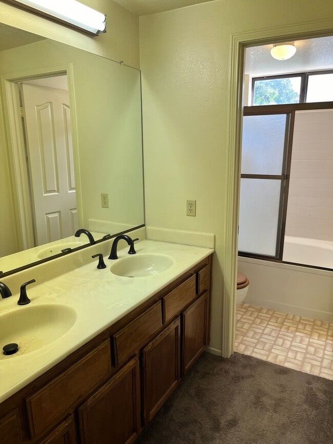 Building Photo - Two Story Home in Moreno Valley Ranch