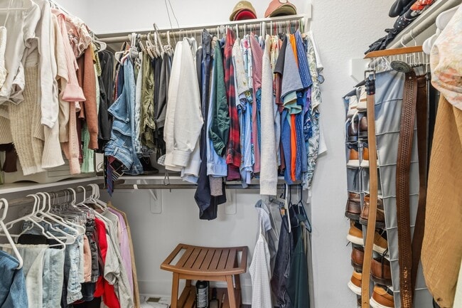 Building Photo - 18618 Admiration Dr